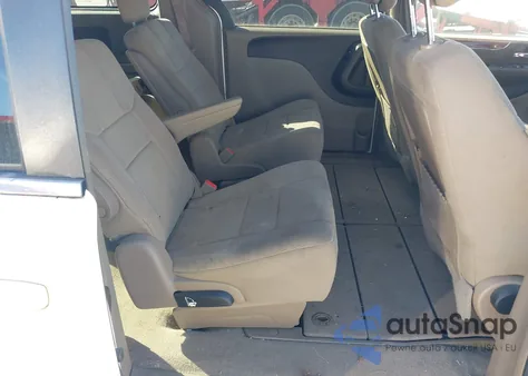 2011 Chrysler Town & Country Touring z USA, uszkodzony, nr VIN 2A4RR5DG2BR771273